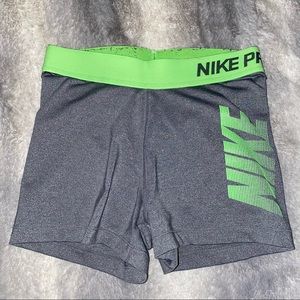 Nike Pro